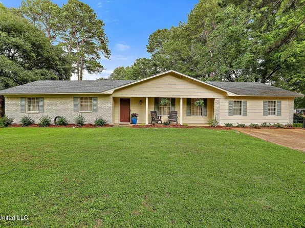 1204 Rockingham Dr, Clinton, MS 39056