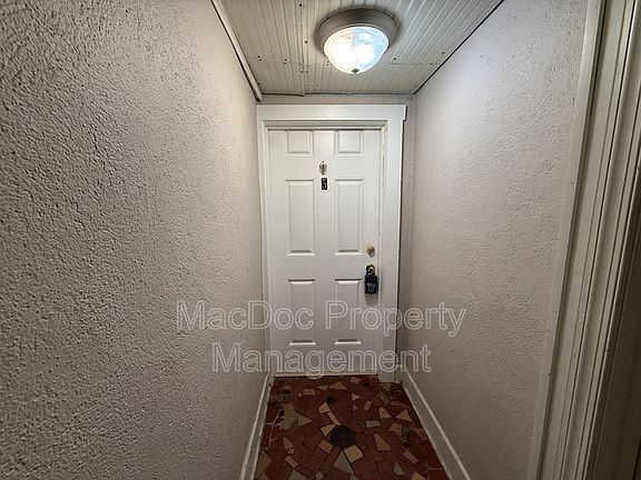 2nd image of 1003 Kenmore Ave APT 5