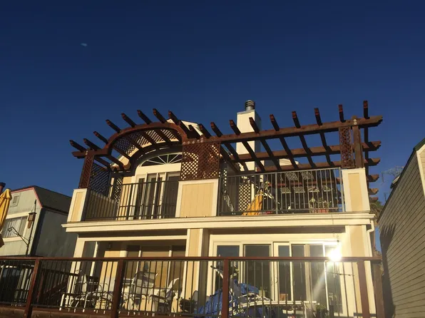 664 Santana Rd, Novato, CA 94945