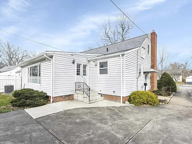 Pleasant Hill Dr — Photo 25