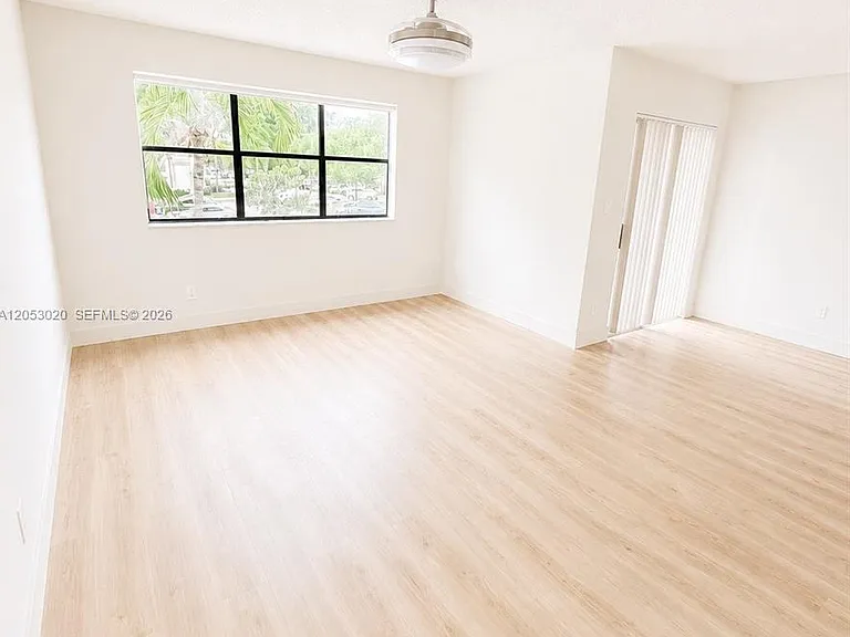 530 S Park Rd #2411 — Photo 5