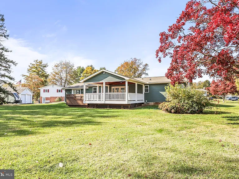 313 Windsor Ct — Photo 37