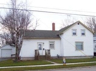 916 Navarino St, Algoma, WI 54201