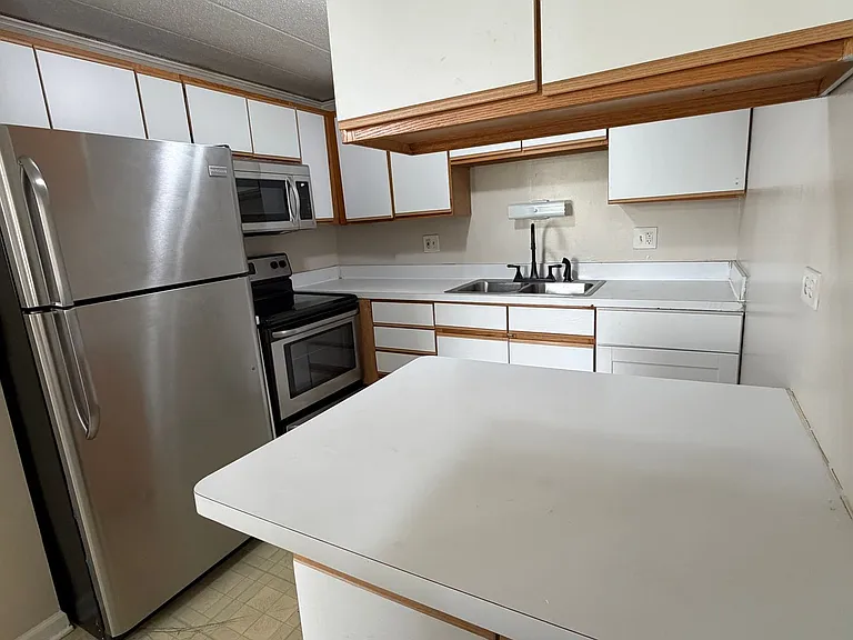 1112 Westover Ln #1B — Photo 8