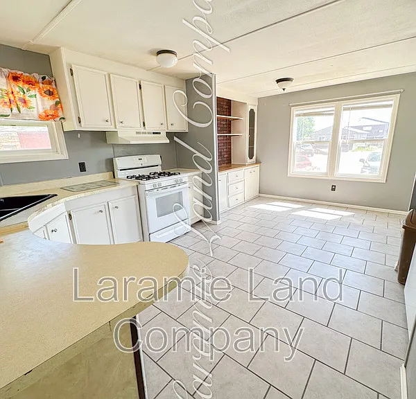 954 N McCue St #13 — Photo 2