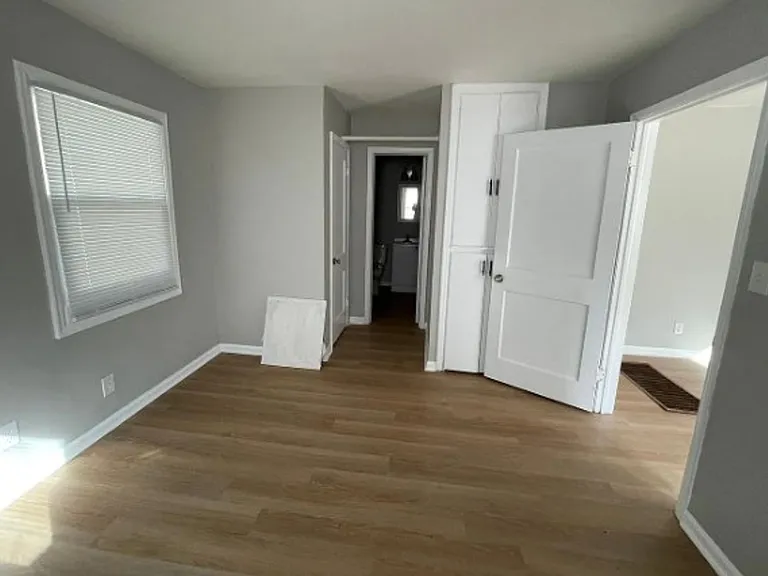 810 S Crestway St — Photo 3