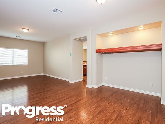 3rd image of 1805 White Daisy Way