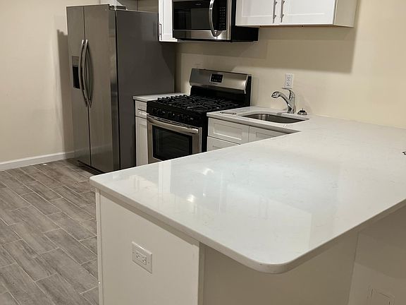 3rd image of 155 Evergreen Pl #201