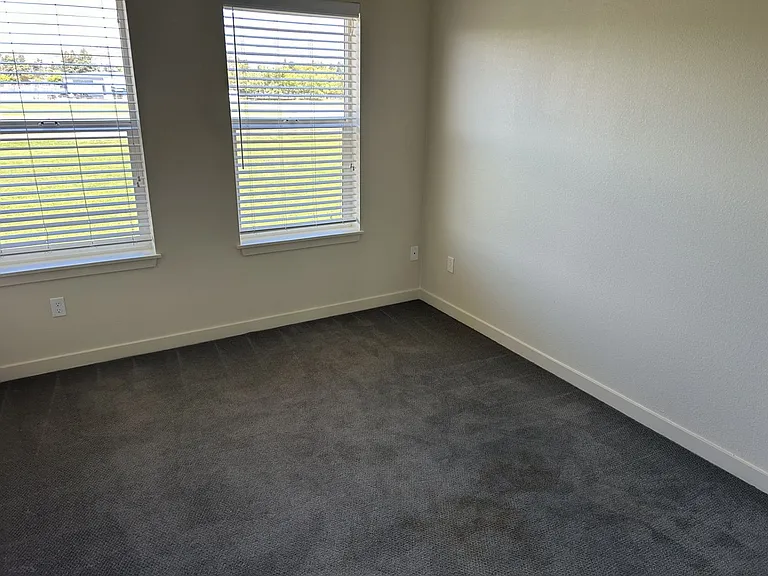 445 Southwest Blvd #10 — Photo 15