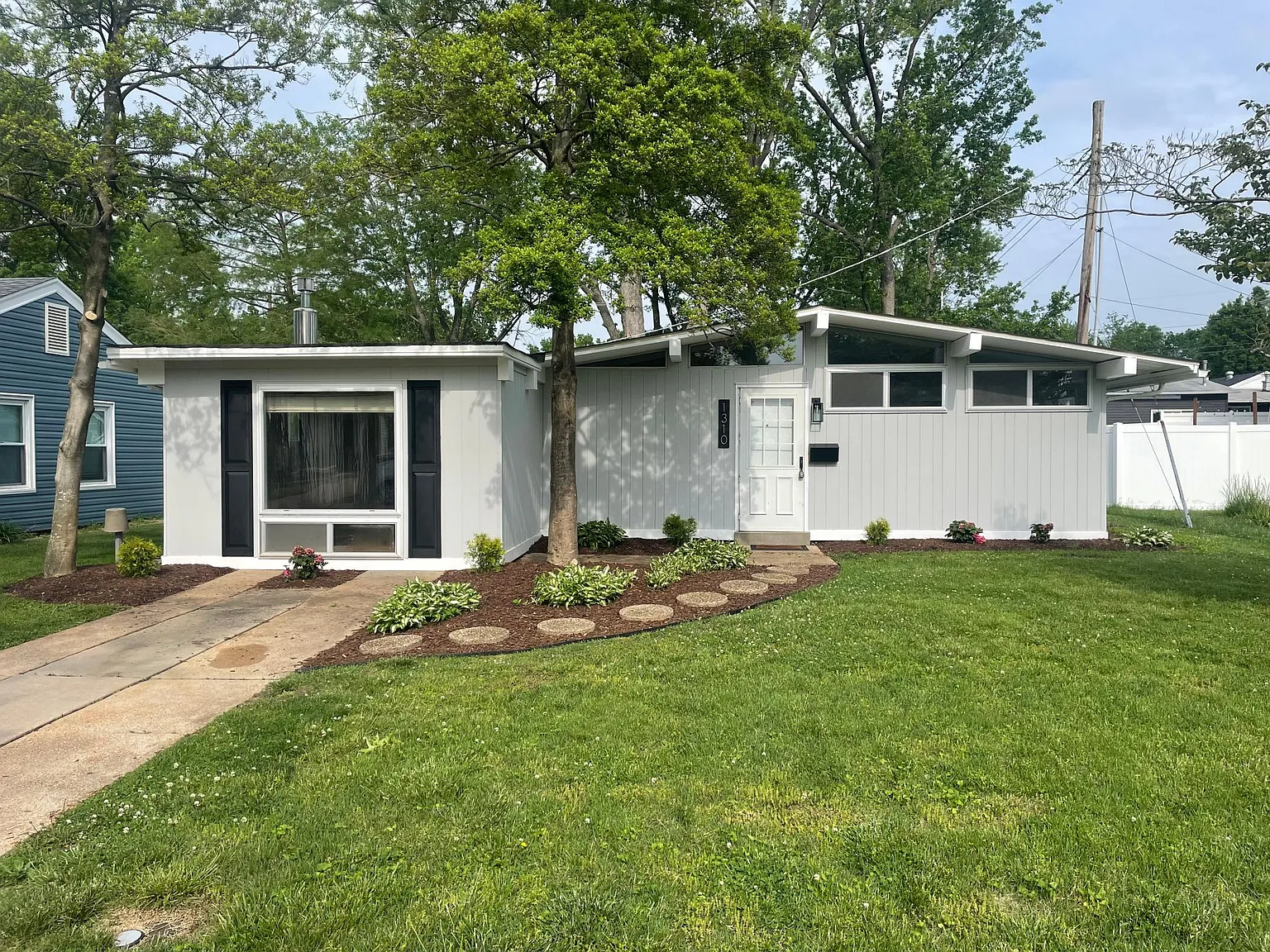3 bed, 1261 sqft, $2,250 — Photo 1