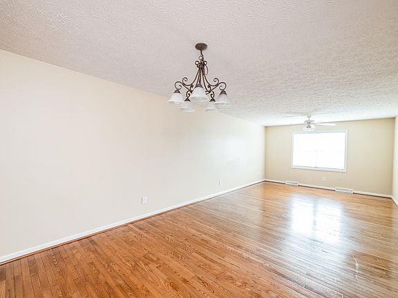 5th image of 290 Russell Springs Dr
