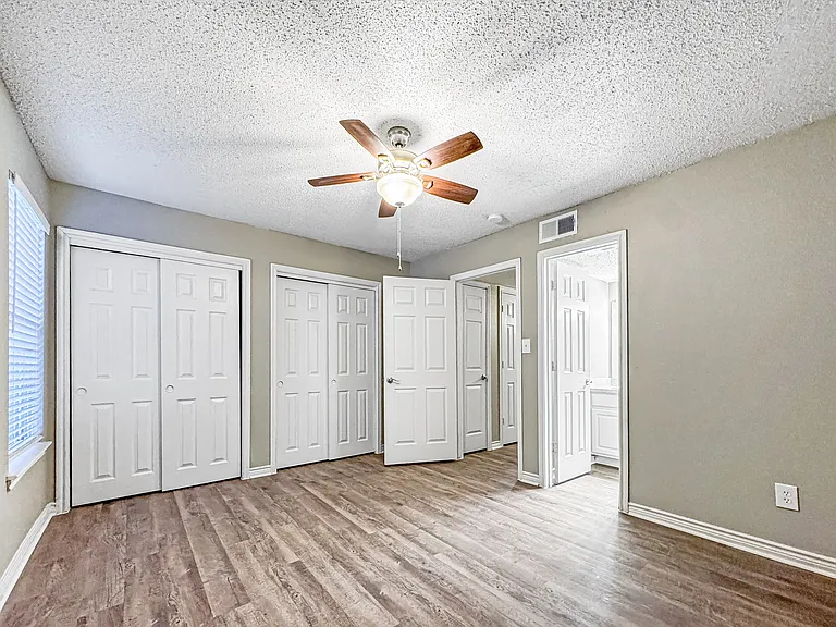 Spacious bedrooms with bright light and modern details for everyday comfort.
