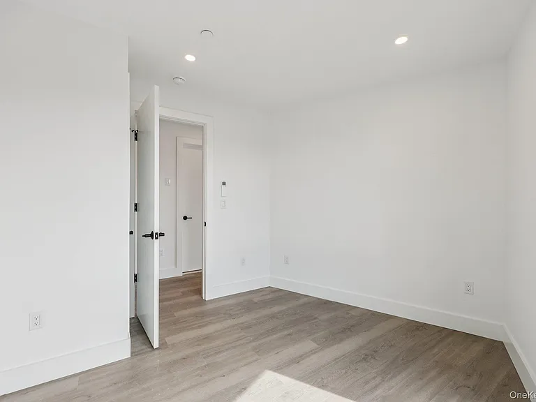 325 Manville #201 — Photo 26