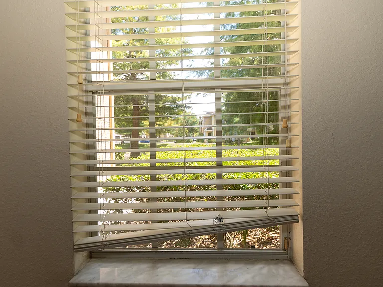10075 Gate Pkwy N #2202 — Photo 12