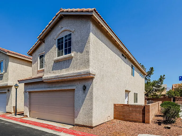 3010 Sunrise Bay Ave — Photo 4