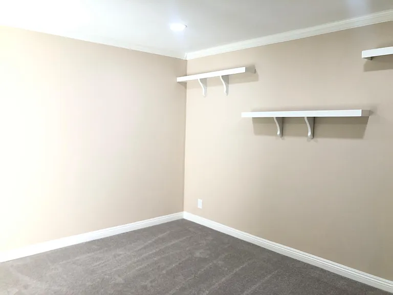 552 N Bellflower Blvd — Photo 11