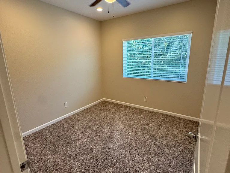 14970 Arrow Blvd #3 — Photo 12