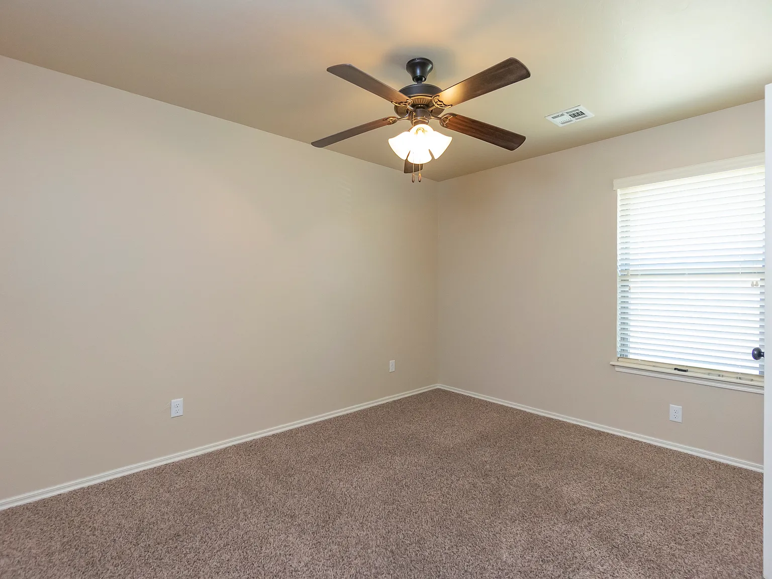 3 bed, 1550 sqft, $1,795 — Photo 3