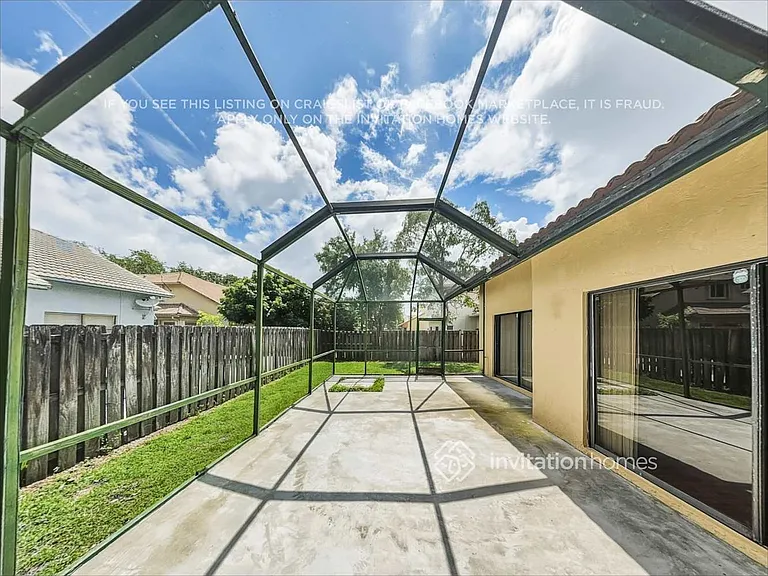 11585 Gorham Dr — Photo 22
