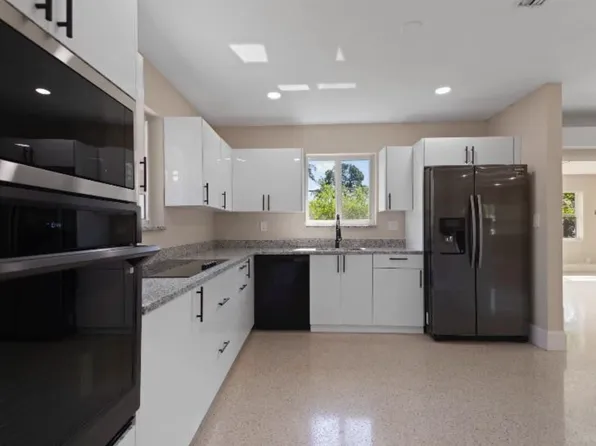 570 SE 2nd Ave, Pompano Beach, FL 33060