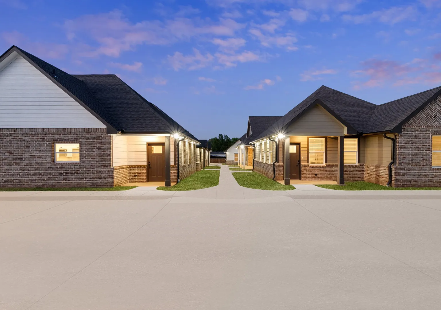 216 W McCurtain Rd - Studio — Photo 4