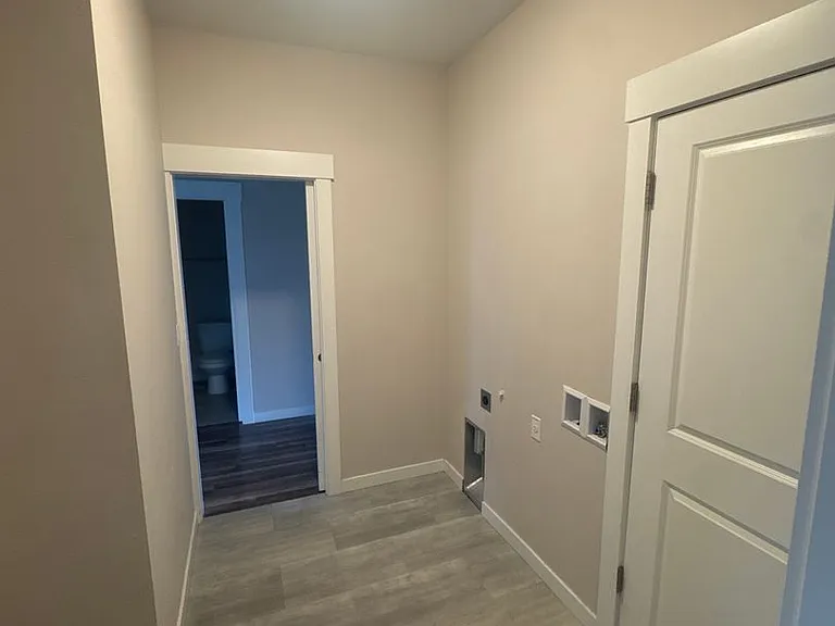1413 Hardcastle Ave — Photo 4
