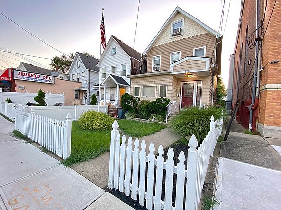 2nd image of 610 Port Richmond Ave