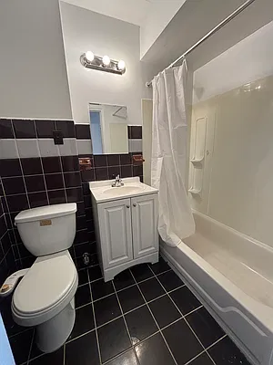 Bathroom, photo 1