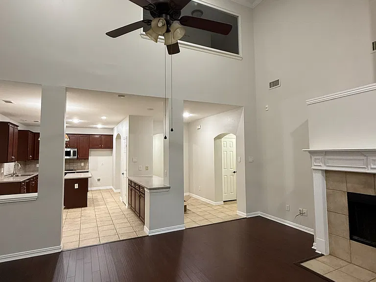 3817 Appleton Ln — Photo 3