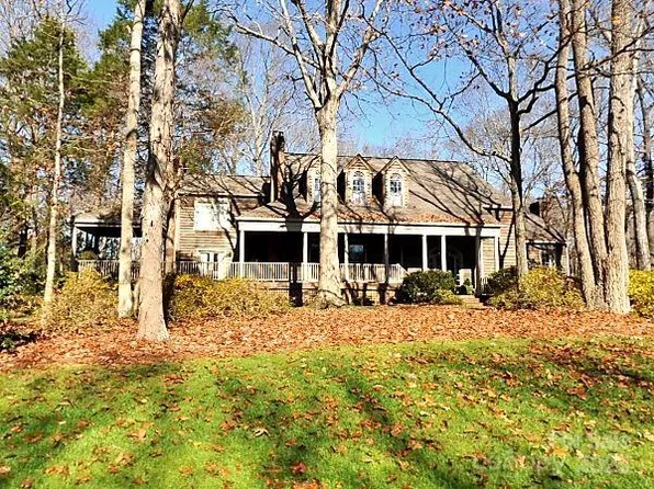 4001 Seminole Ct, Charlotte, NC 28210