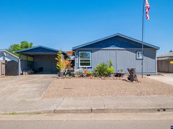 545 W Airway Rd, Lebanon, OR 97355