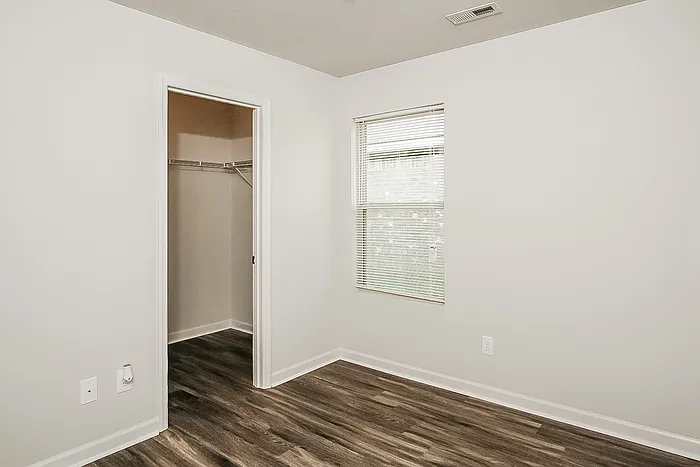 207 Sedgewick Dr — Photo 9