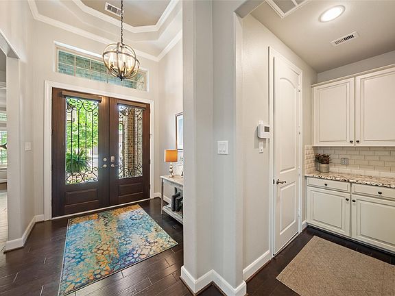 5th image of 102 Bellardia Ct