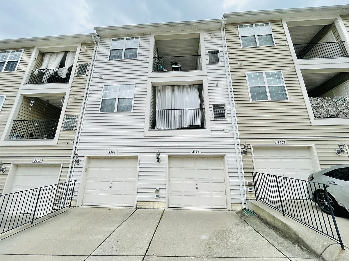 Building Photo - 2304 Margraf Cir