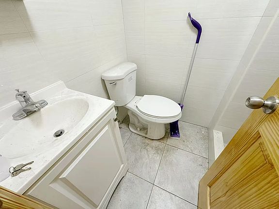 4th image of 32 Market St Unit 1F