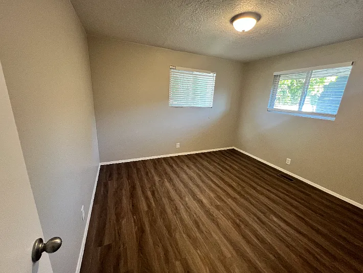 5875 S Highland Dr — Photo 7