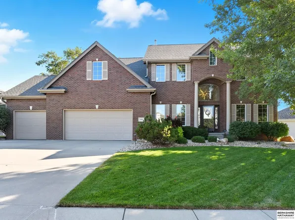 5801 N 163rd St, Omaha, NE 68116