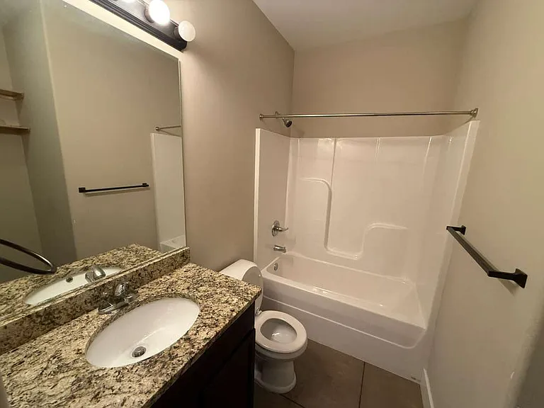 6438 S Vassar Ave — Photo 6