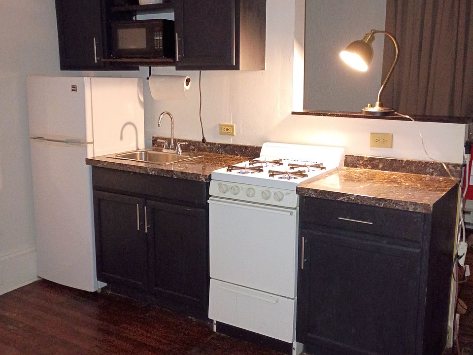 small full kitchen