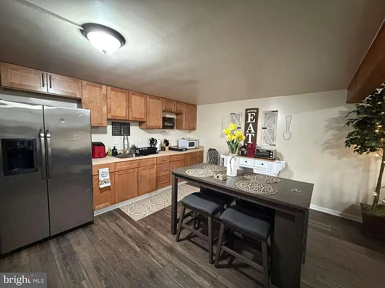 233 Molden Dr — Photo 13