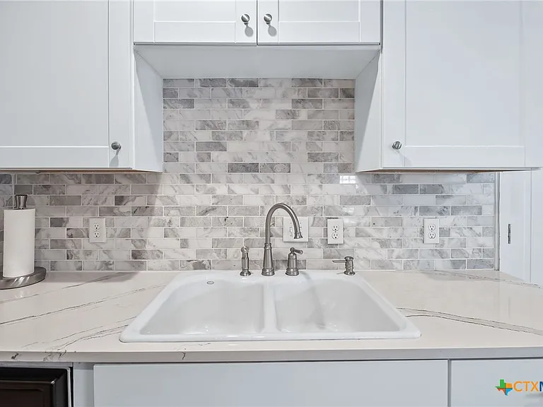 2404 Oak Crest Ave — Photo 13