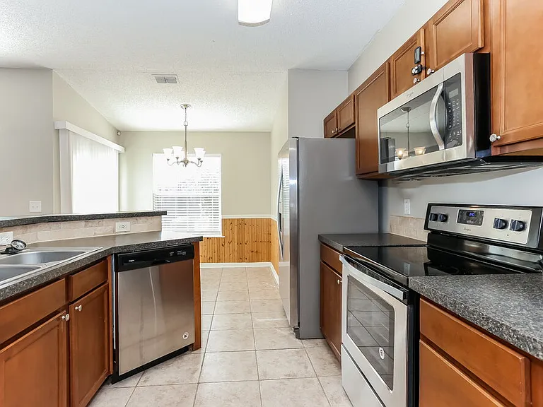 12327 Sondra Cove Ct — Photo 6