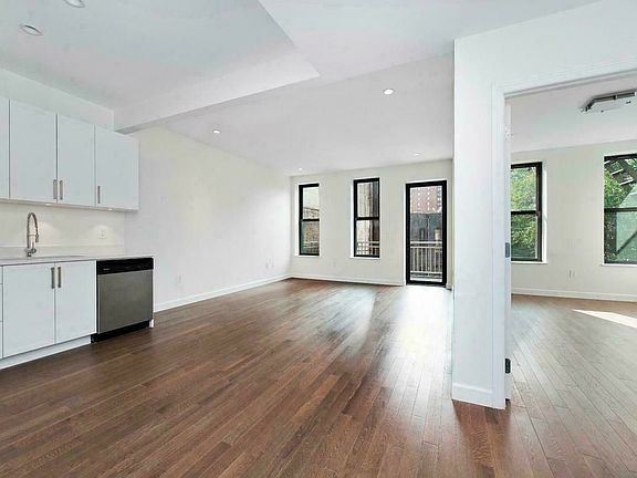 4th image of 44 E End Ave APT 2F