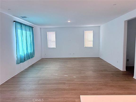 2nd image of 729 Sumac Ln