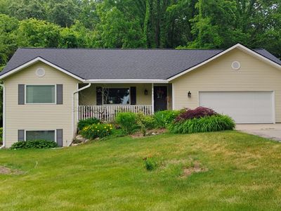 5437 Grand River Dr NE, Grand Rapids, MI, 49525