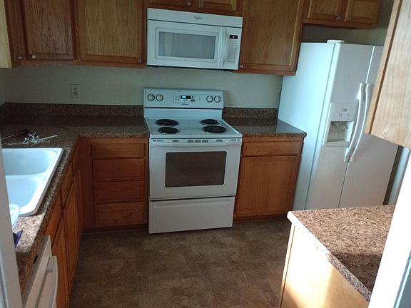 2nd image of 941 Sycamore Dr