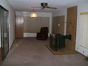 4th image of 12111 S Elm Point