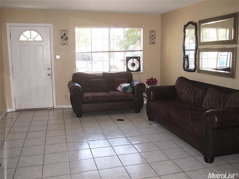 2nd image of 1863 Del Rio Dr