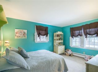49 Carriage Dr, Lincoln, RI 02865
