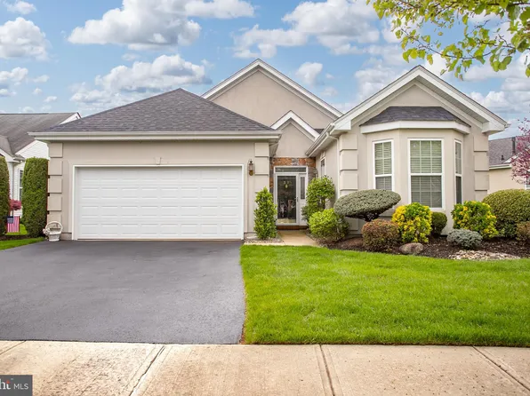 31 Bunker Hill Dr, Allentown, NJ 08501